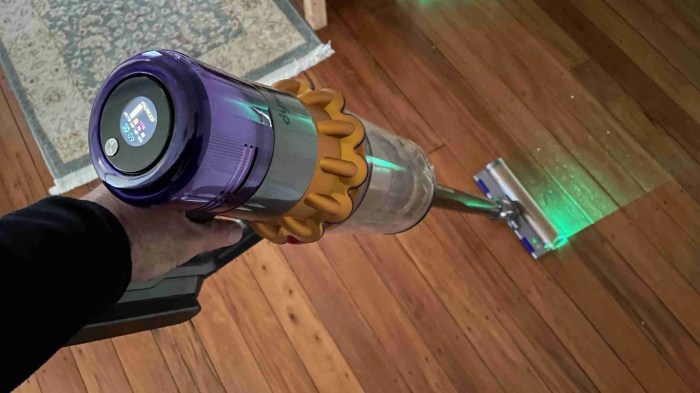 Dyson V15 Detect Cordless Vacuum Cleaner Review and Buying Guide