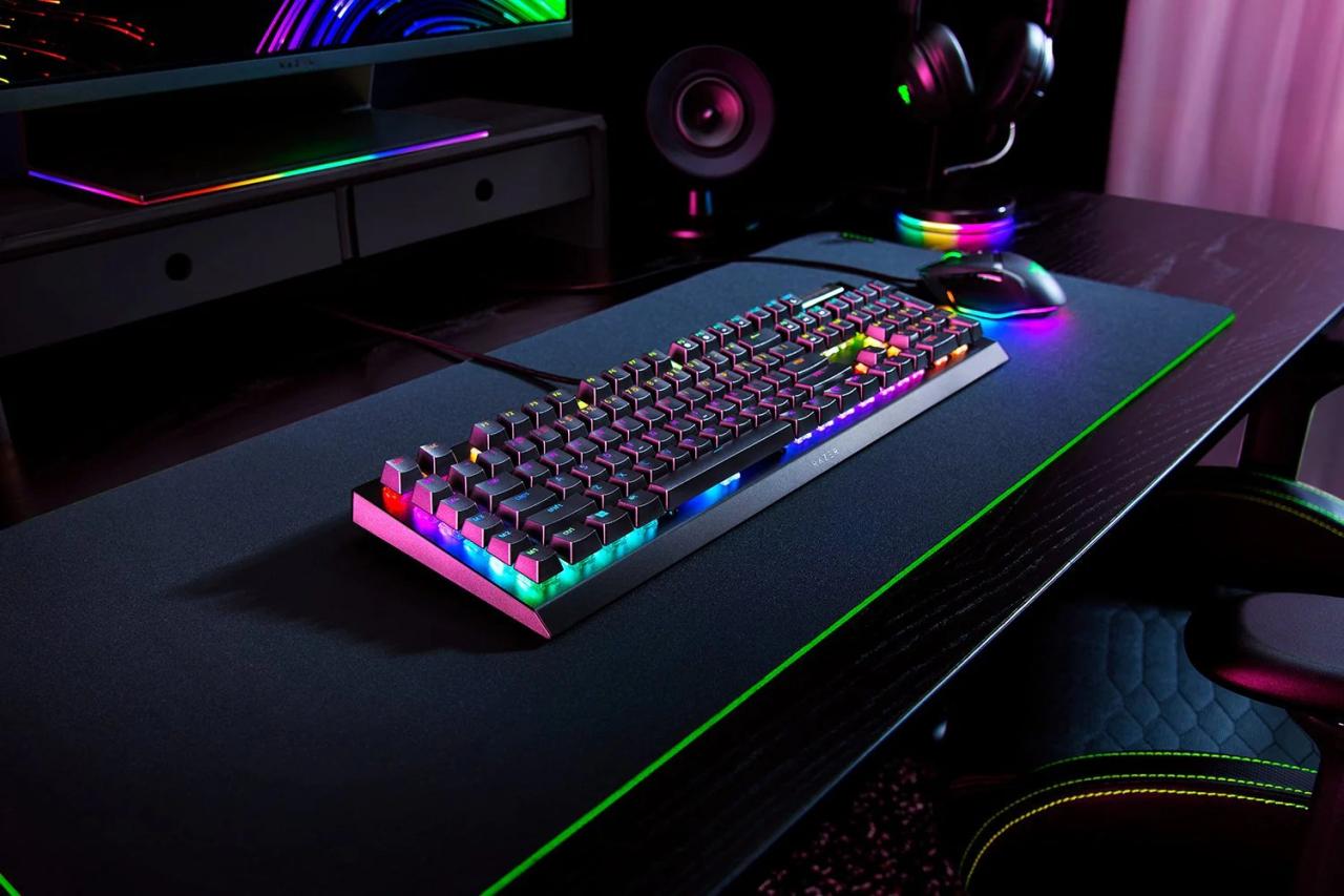 Razer BlackWidow V4 Mechanical Keyboard – Gaming Hardware Test