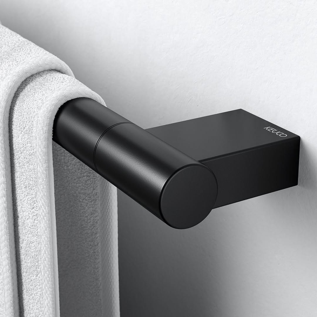 25+ Black Bathroom Hardware Ideas to Elevate Your Space Shower hardware black